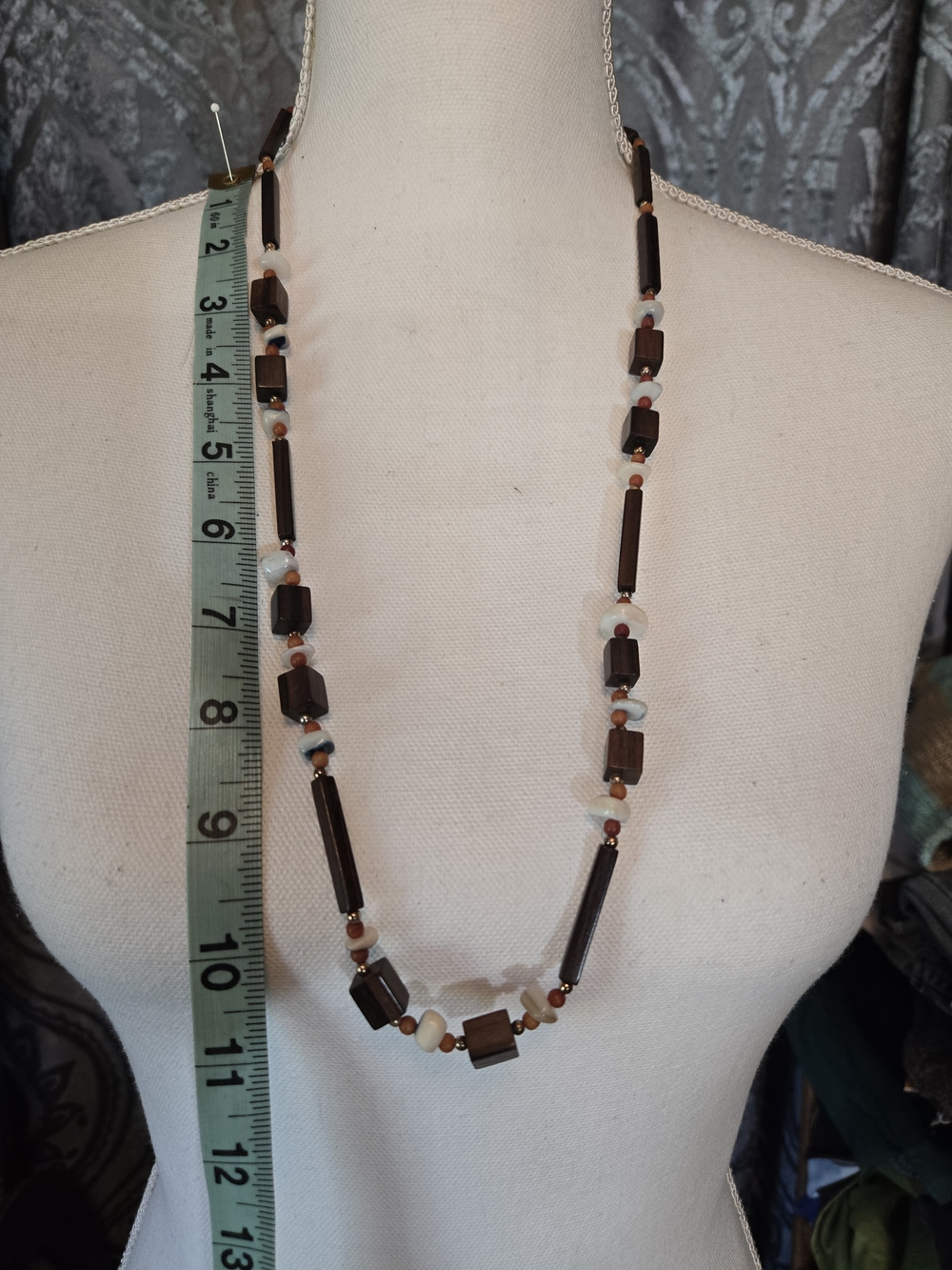 Vintage Handcrafted Brown and Cream Beaded Women's Necklace